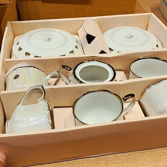 万千严选瓷器杂项如图所示男**途