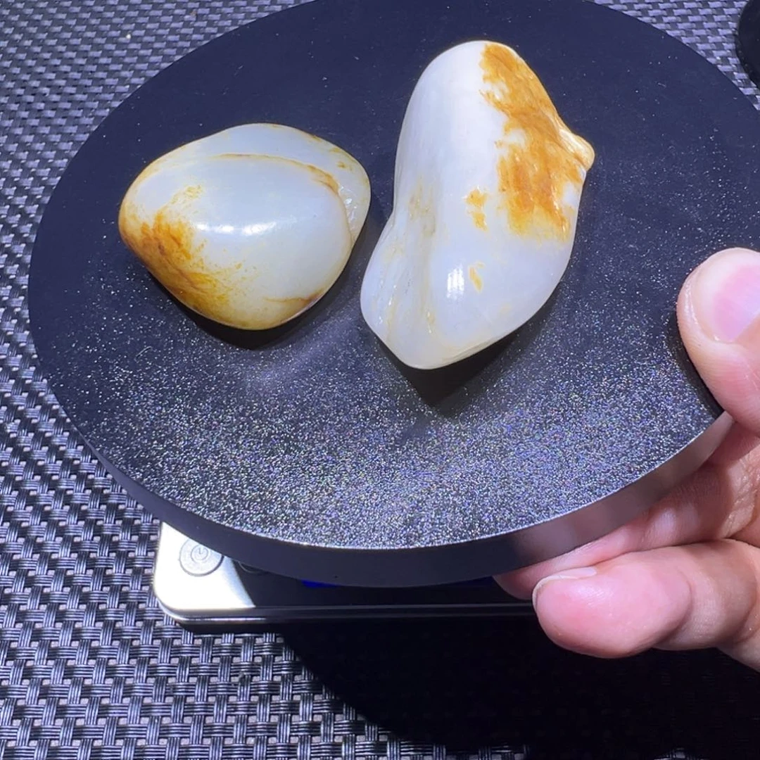 吊坠(不含链)未镶嵌和田玉（子料）102