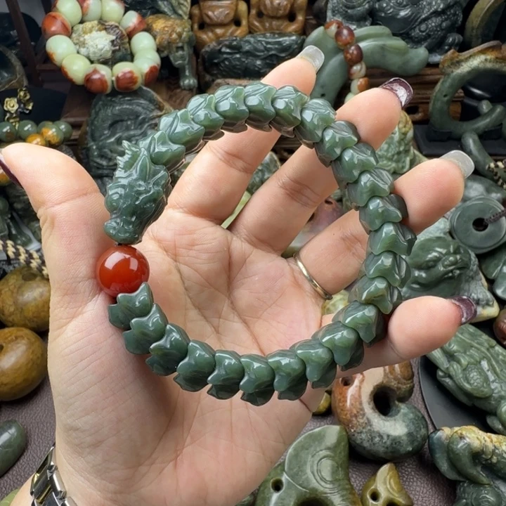 透闪石质玉未镶嵌珠宝奇石