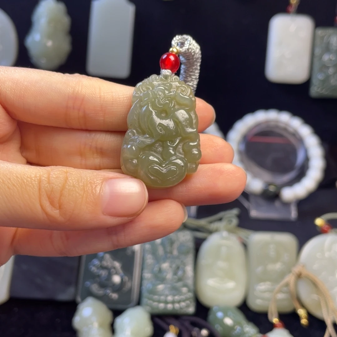 和田玉（糖玉）未镶嵌颈饰