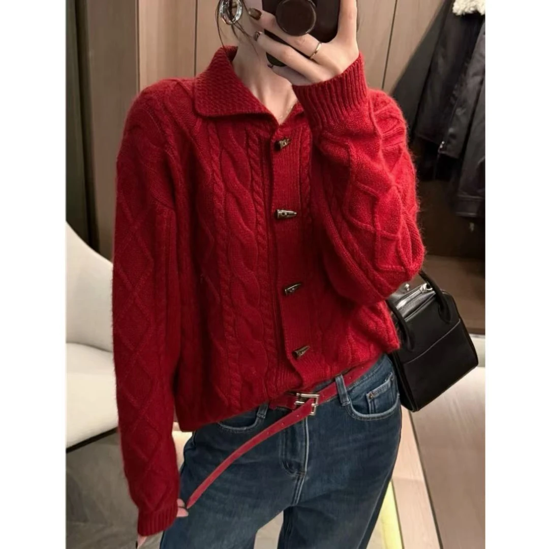 【舒适主义】翻领牛角扣高奢绞花菱形针织开衫加厚秋冬外套2571