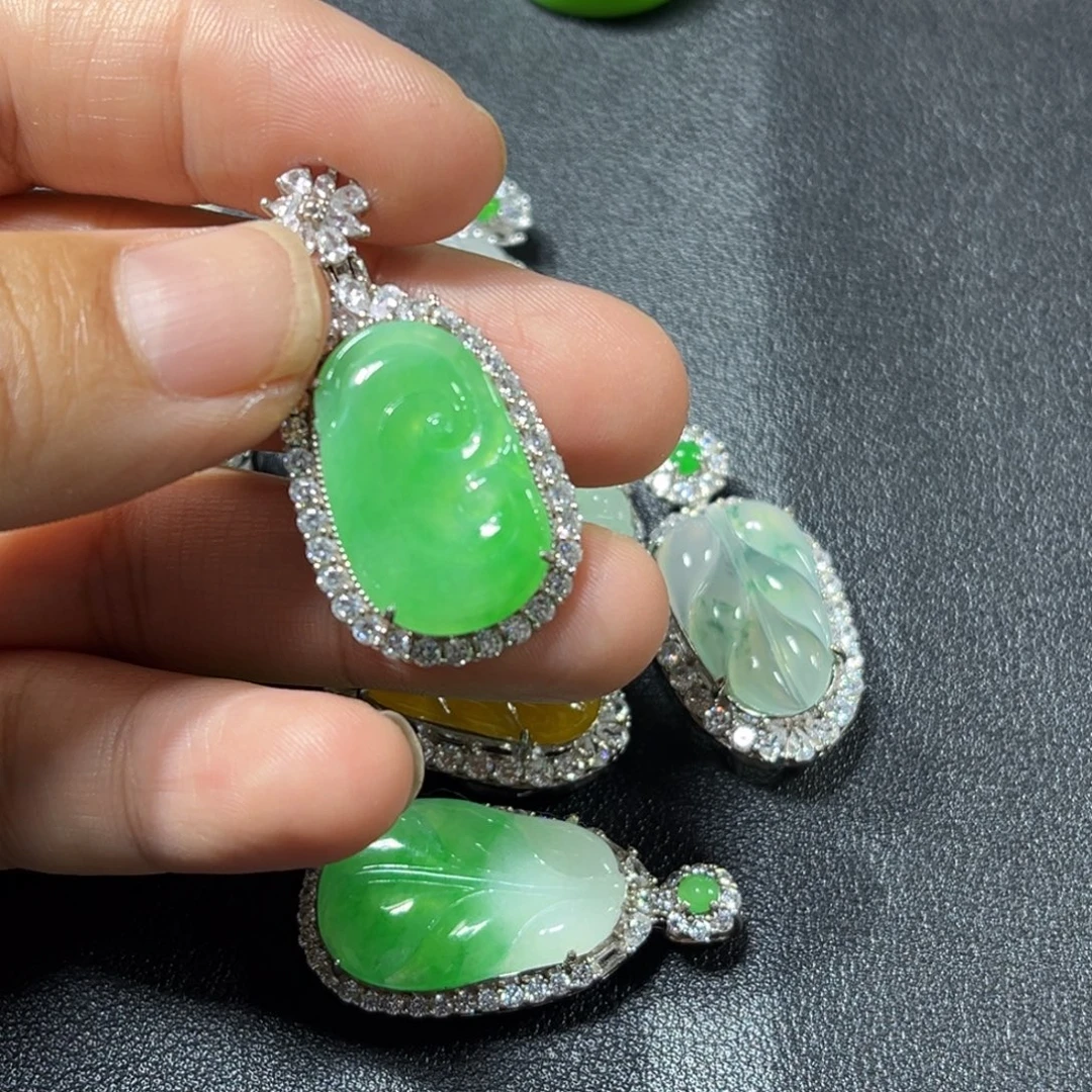 Z****翡翠银S925镶嵌吊坠(不含链)