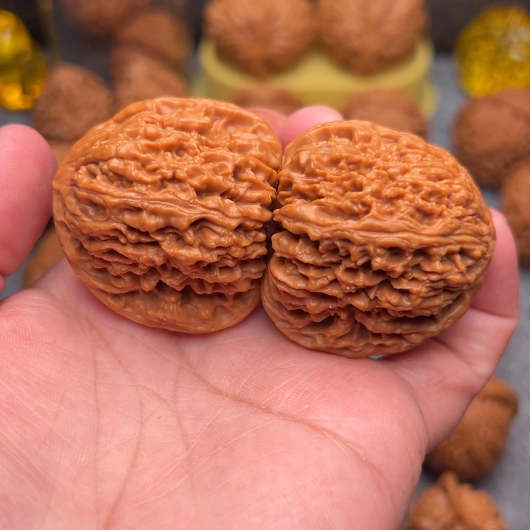 文玩核桃把件42精品凹底三角南疆