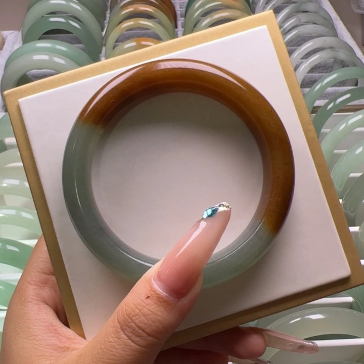 东陵石未镶嵌手镯57.1圈口