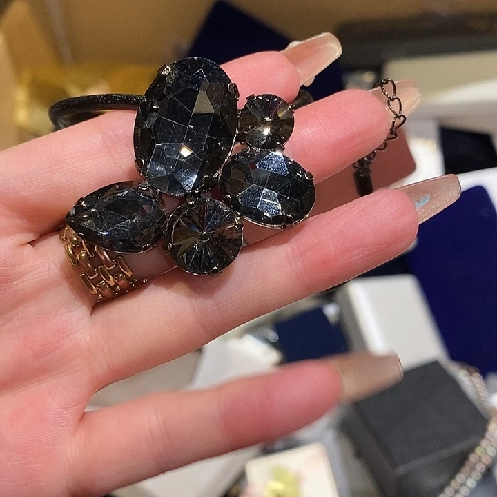邱***糖中古香水沐浴露持久留香