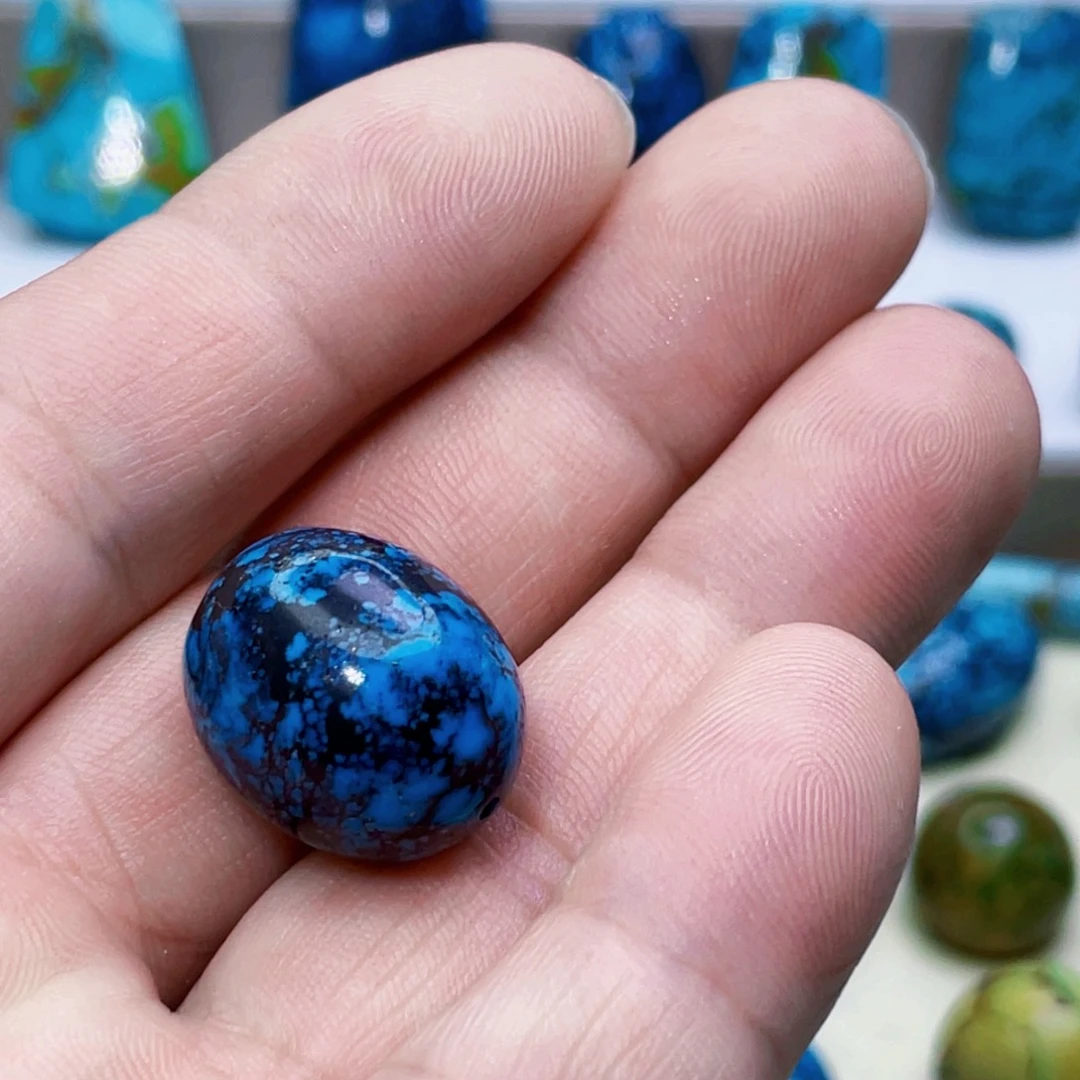 绿松石未镶嵌颈饰