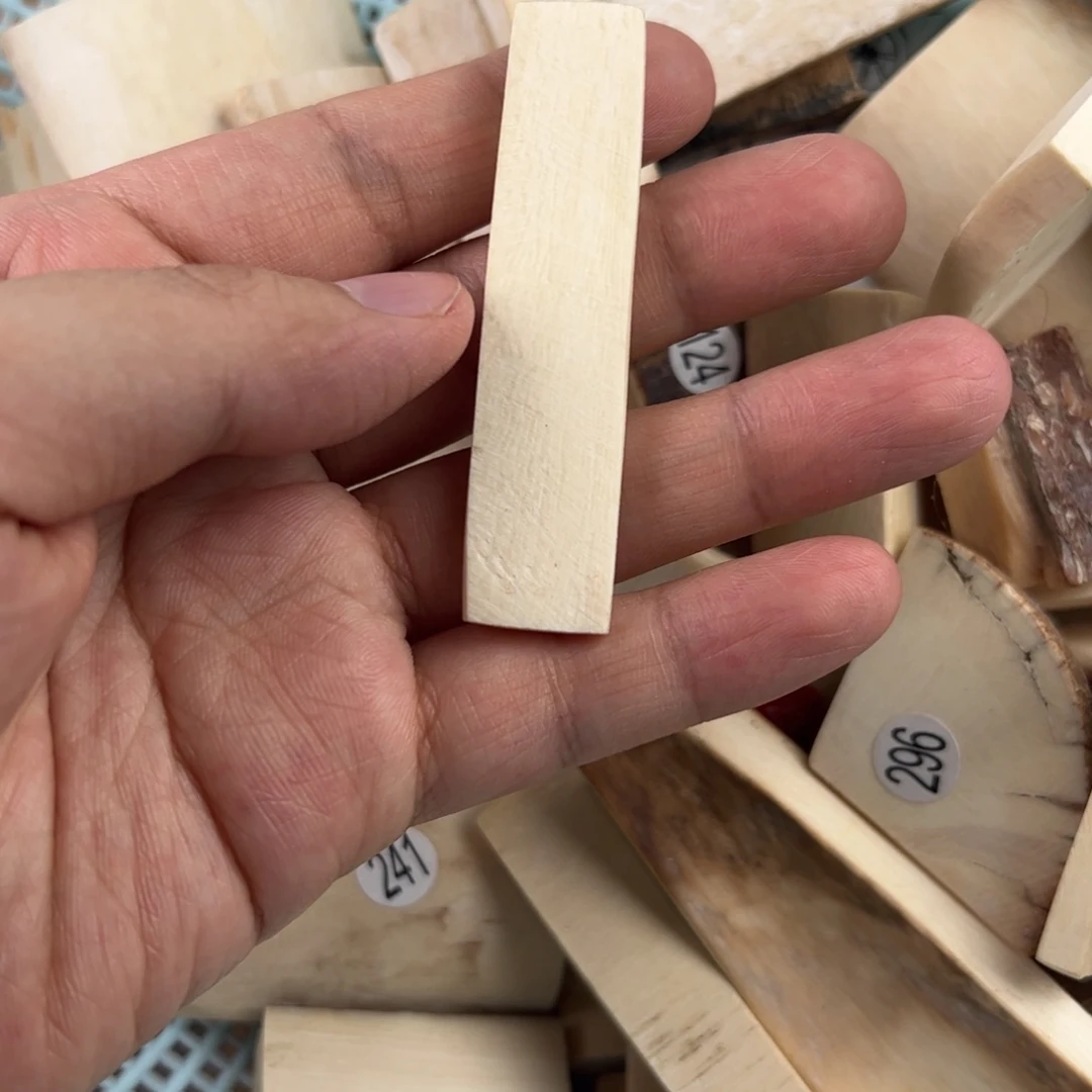 泥塑曹*猛犸制品有限公司微瑕