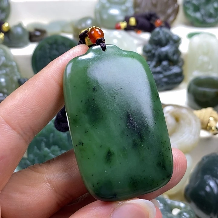 和田玉未镶嵌颈饰心*