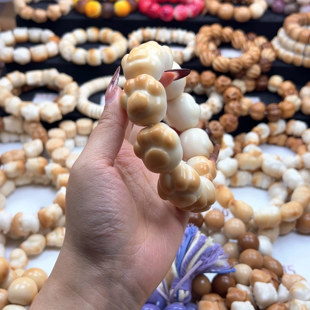 吊坠白玉菩提半壁色狗抓28卡