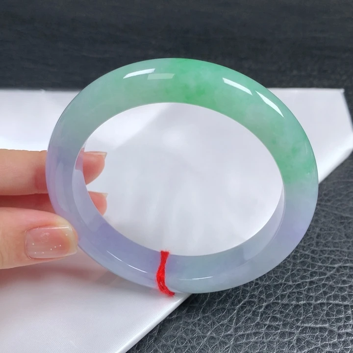未镶嵌手镯翡翠60-61。