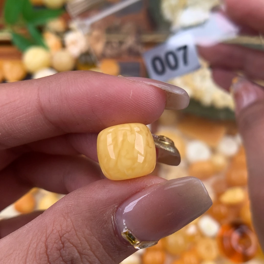 琥珀珠宝奇石未镶嵌12+