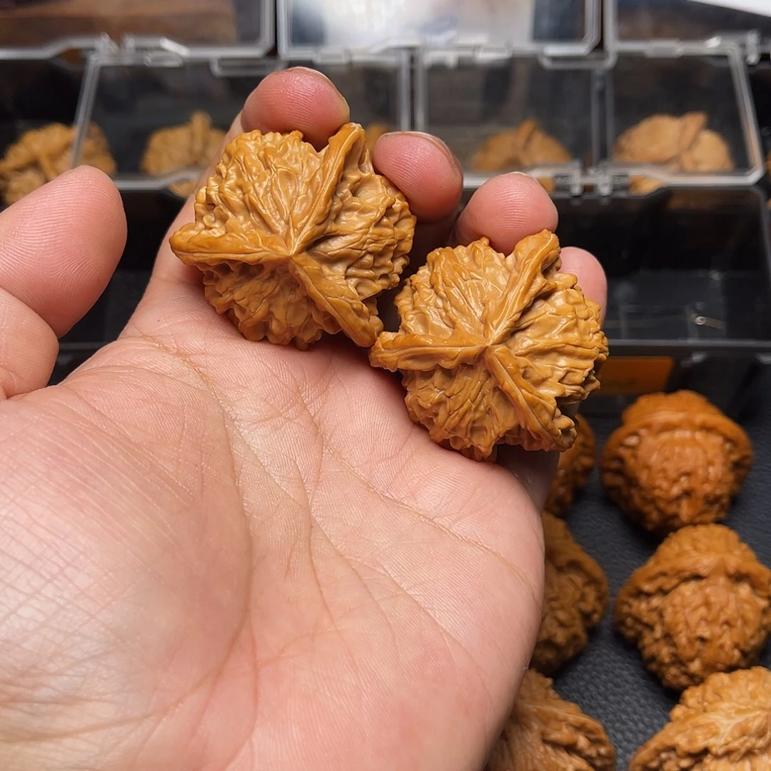 文玩核桃把件粗棱盘山奔41