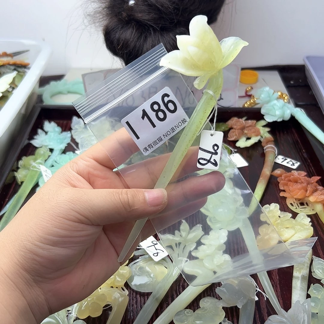 蛇纹石玉合金发饰小***棠