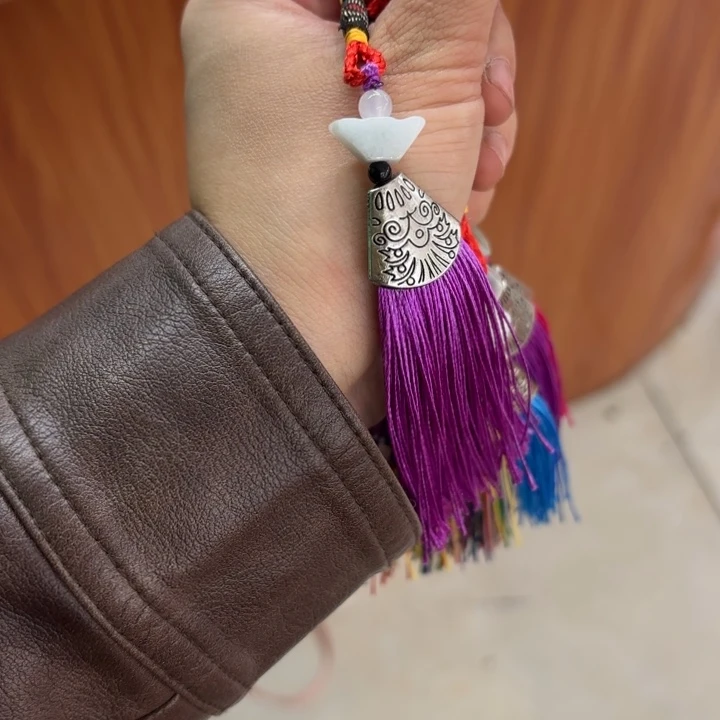 翡翠未镶嵌颈饰钥匙挂