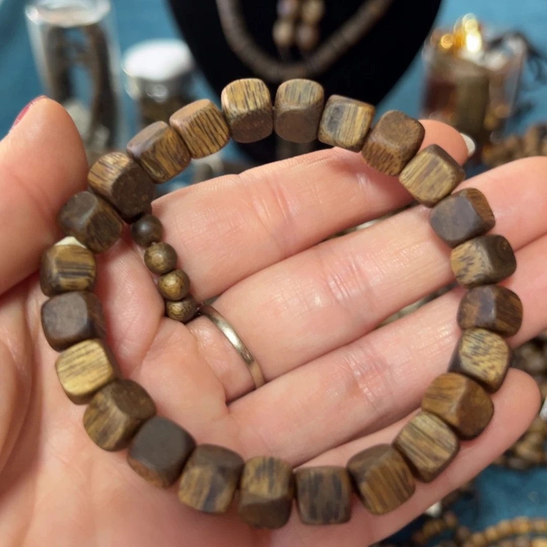 沉香手串乌身卡8-6克多样性发货一条