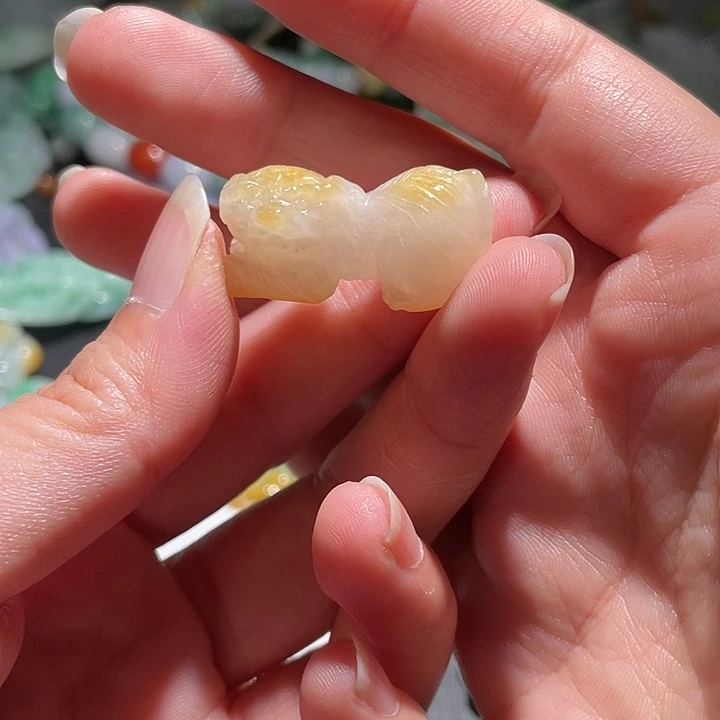 颈饰未镶嵌翡翠天