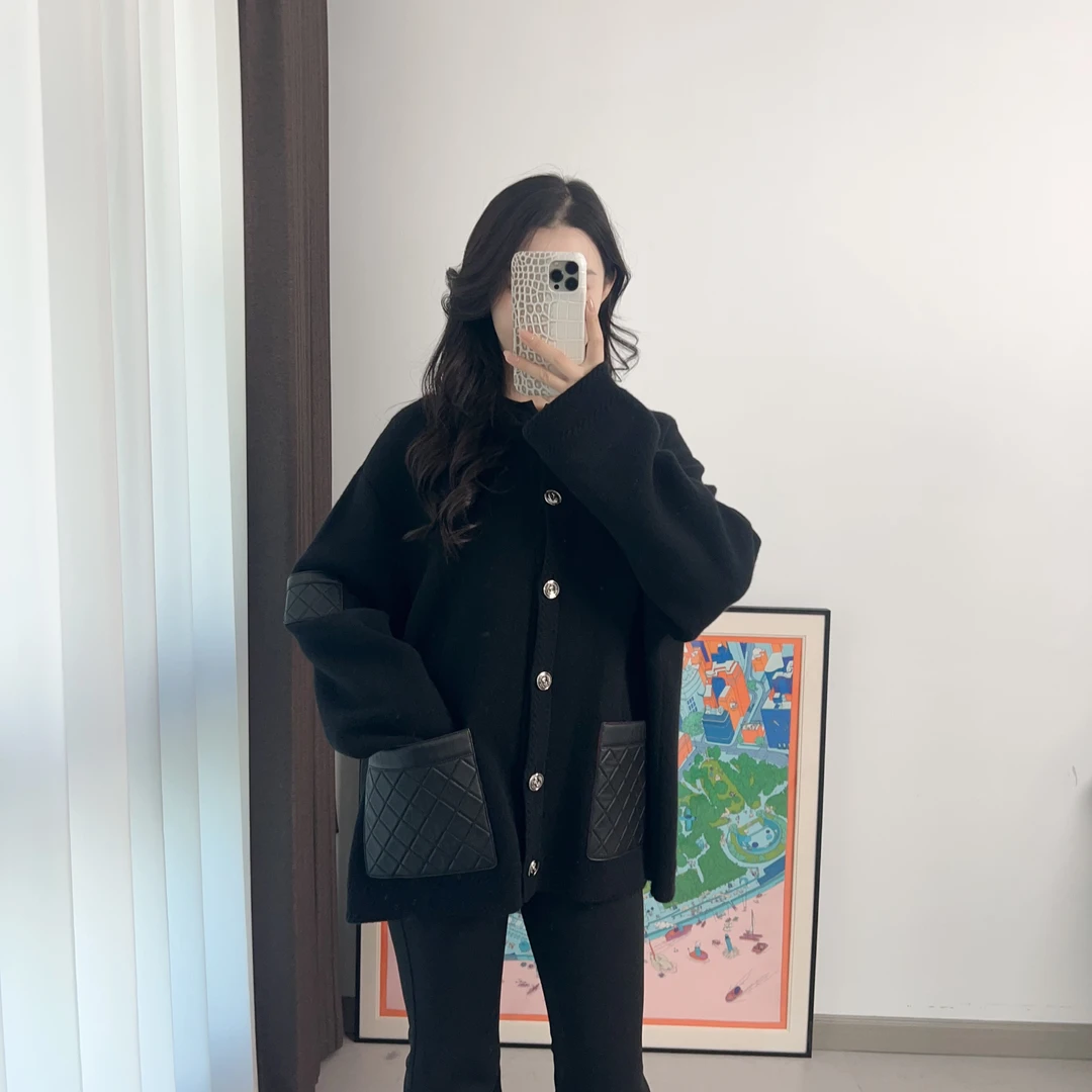 95新 Chanel/香奈儿 口袋针织外套48码黑色/250530JCHYYA5