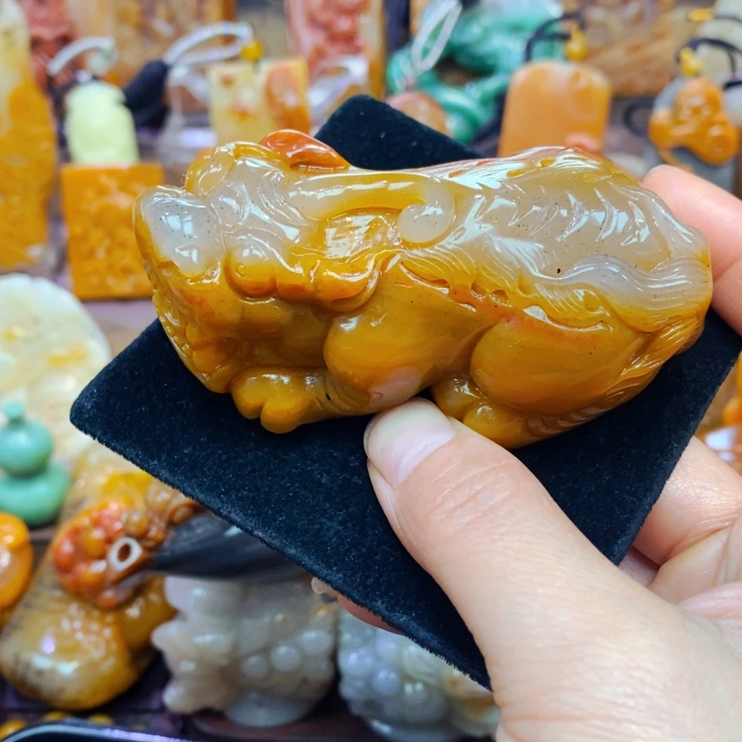 未镶嵌石英质玉（黄龙玉）吊坠(不含链)