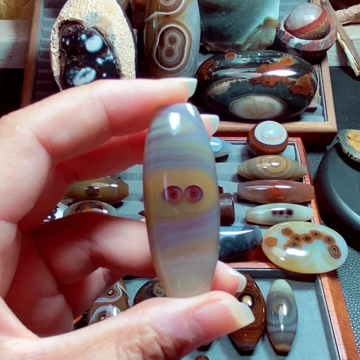 来***待未镶嵌玛瑙/玉髓珠宝奇石