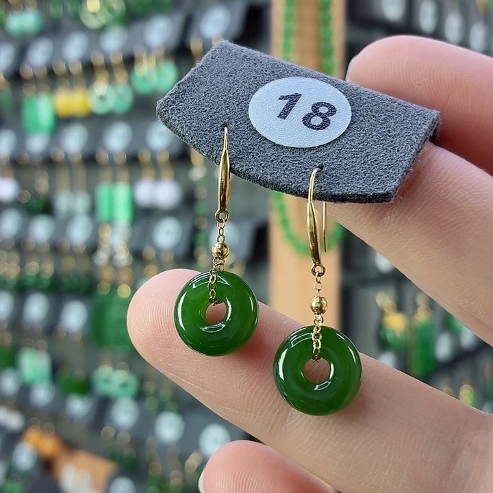 和田玉18K金镶嵌耳饰