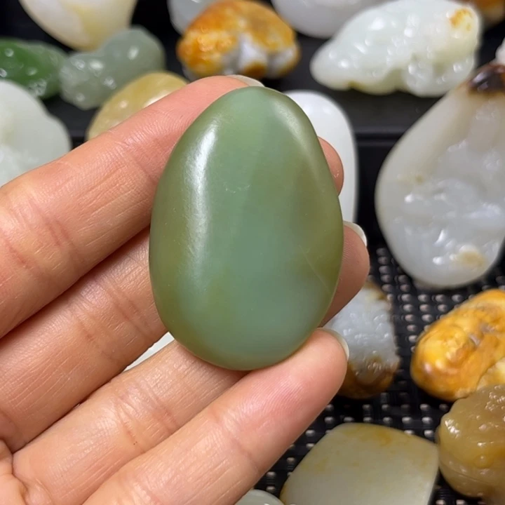 和田玉未镶嵌挂件28 克 微瑕介意勿拍