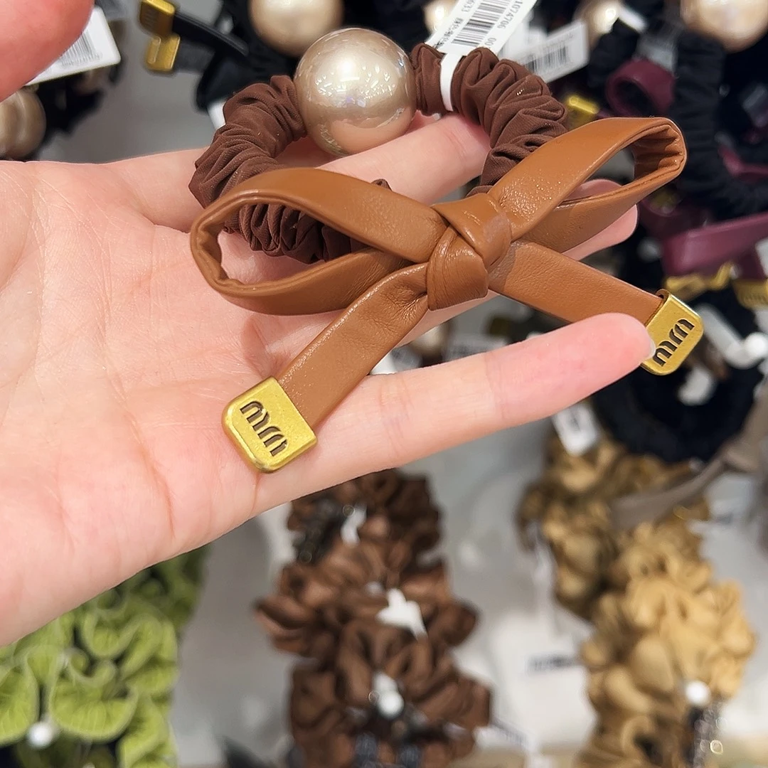 非金属卡其色面膜全蝴蝶结