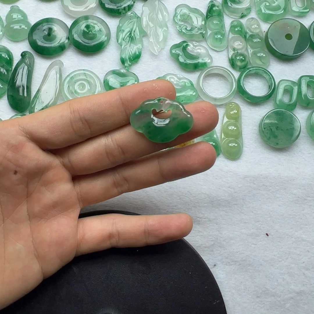 石英质玉颈饰未镶嵌7**7