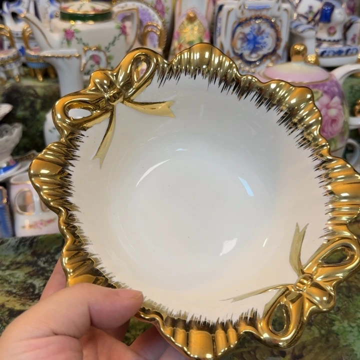 鹿与海陶瓷家居有限公司