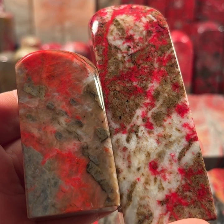 鸡血石飞**达鸡血软钢地鸡血