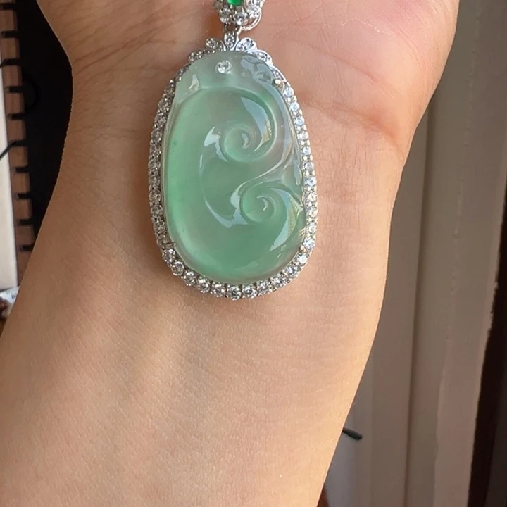 石英质玉银S925镀金镶嵌颈饰