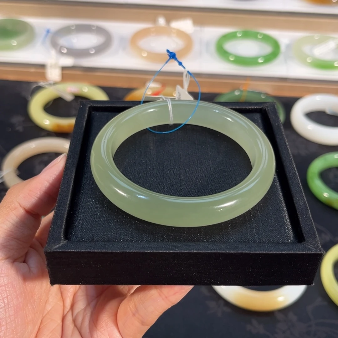 和田玉未镶嵌手镯  「高冰猫晴」