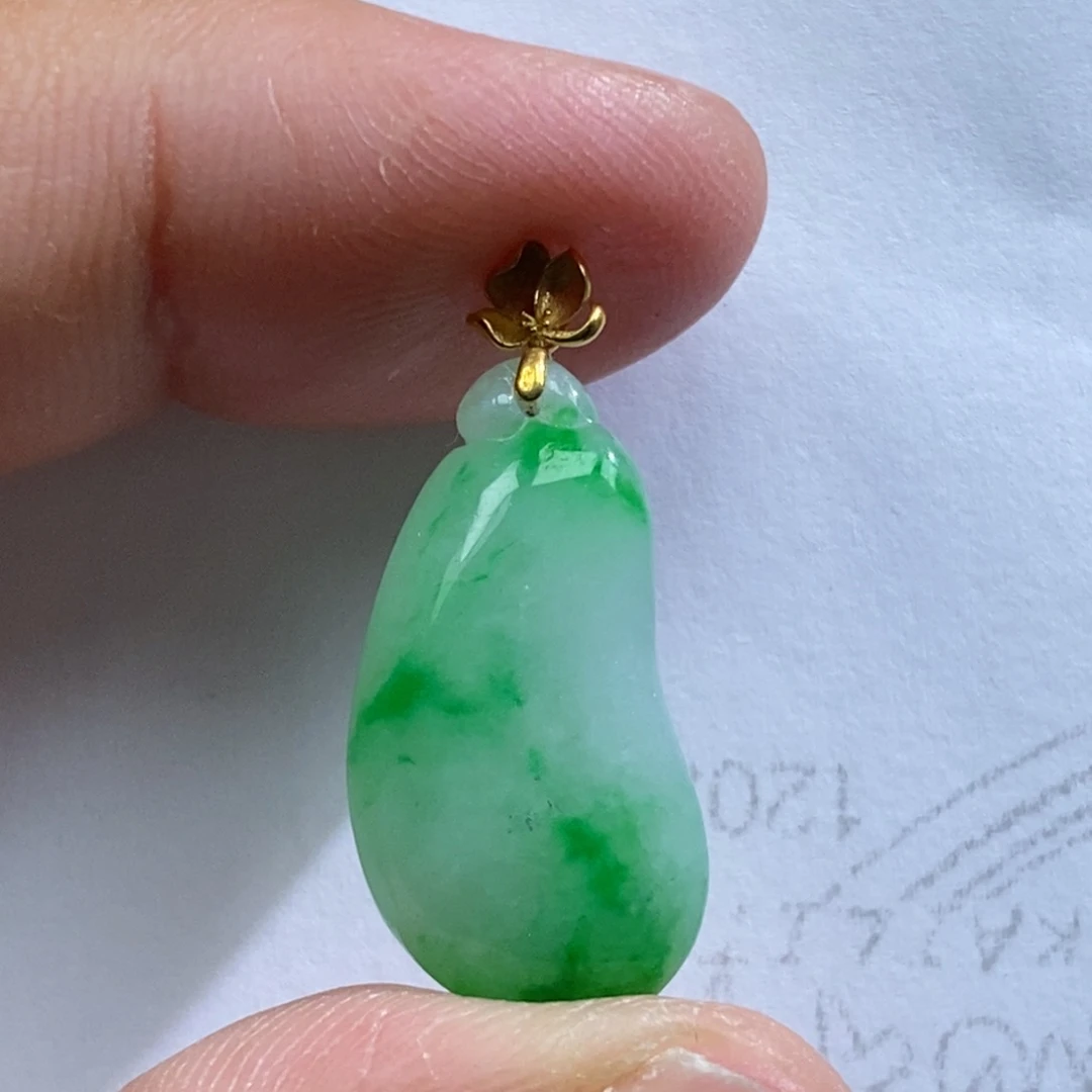 翡翠18K金镶嵌吊坠(不含链)18K金镶嵌翡翠吊坠