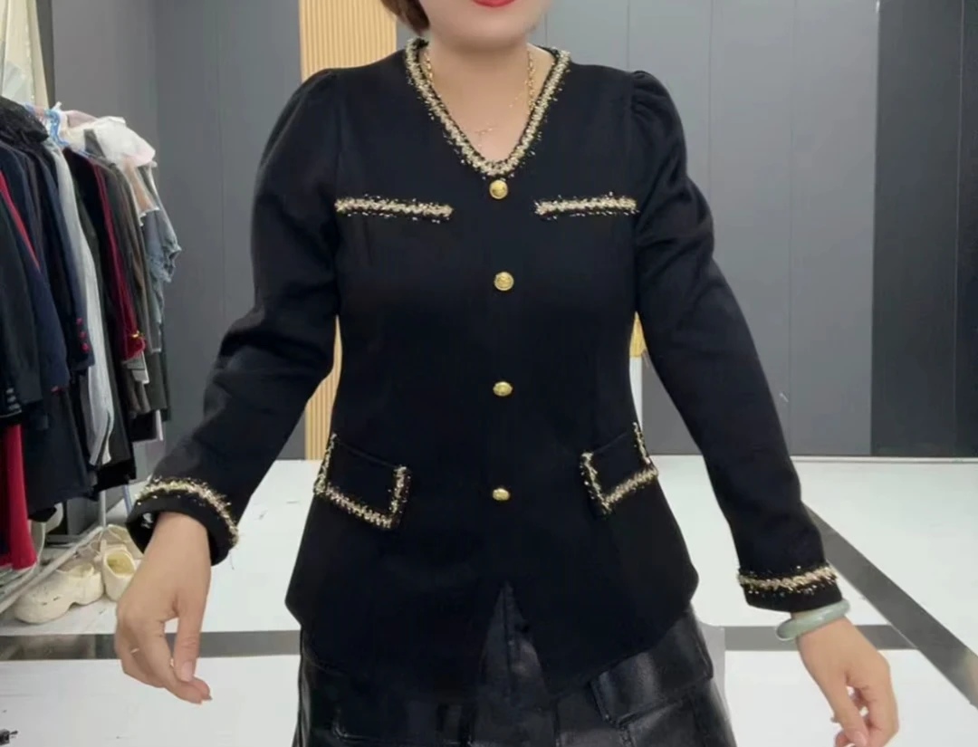 8683小香风V领大码新款显瘦百搭长袖衫