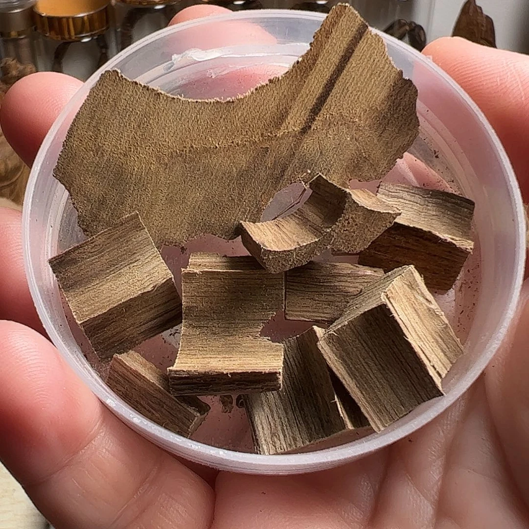 沉香碎屑沉香泰国九分沉沉香