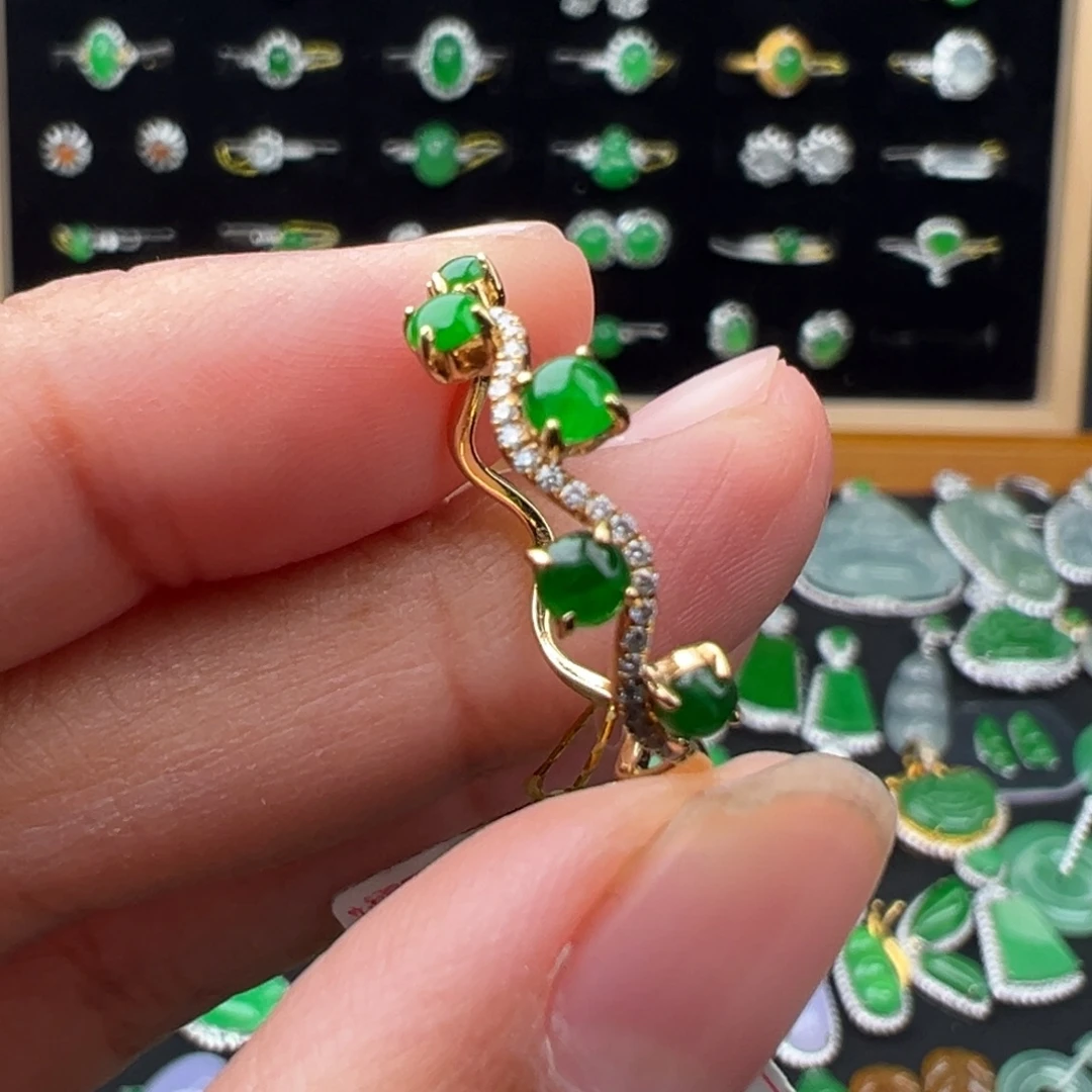 翡翠18K金镶嵌颈饰戒指