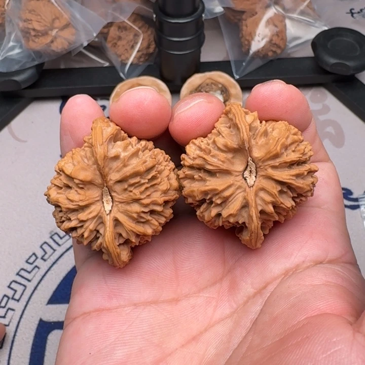 桃核吊坠满天星43尺25