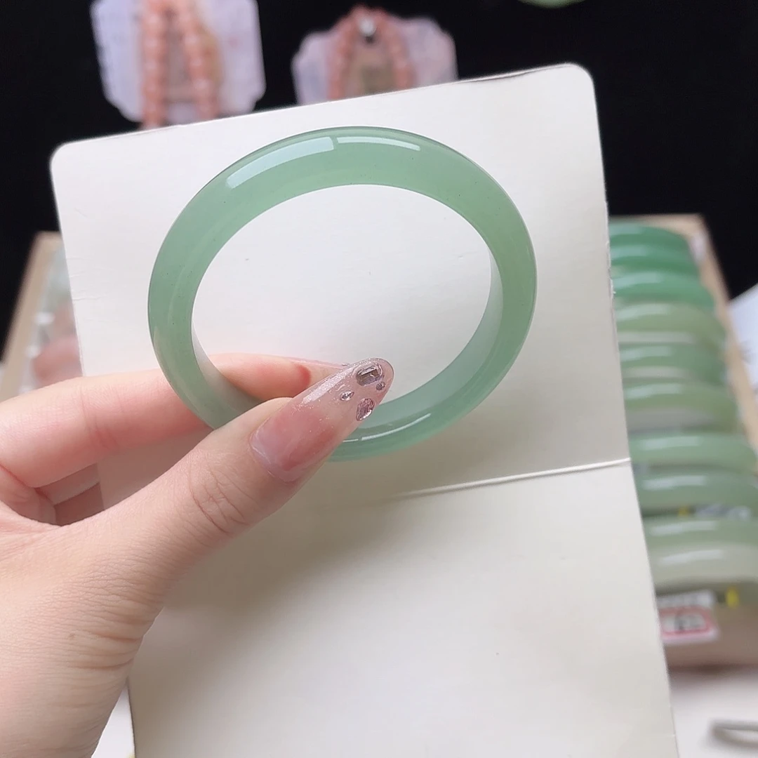 石英质玉未镶嵌手镯58