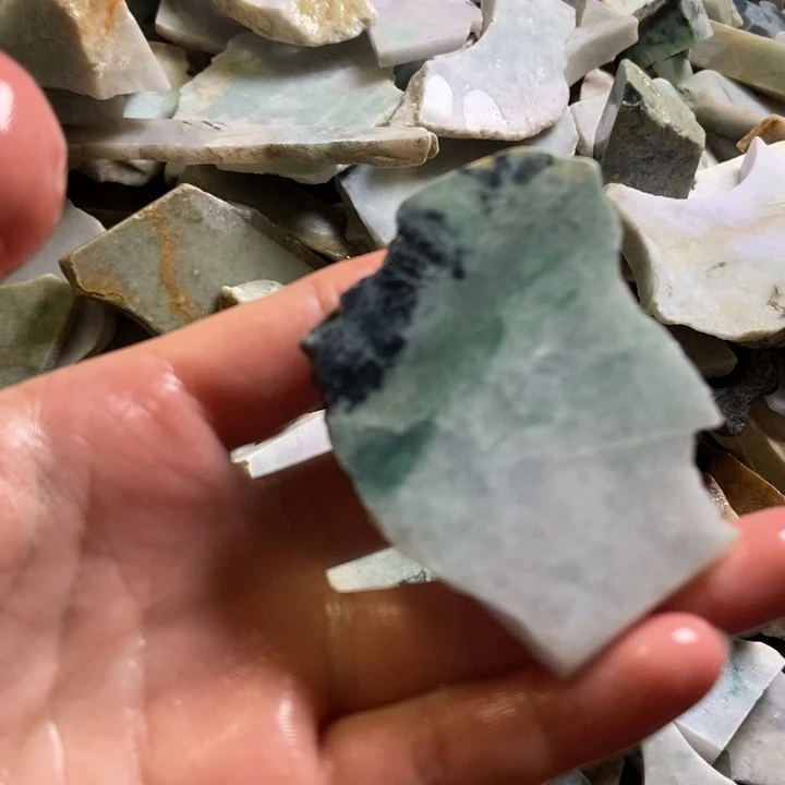 翡翠颈饰未镶嵌天然翡翠