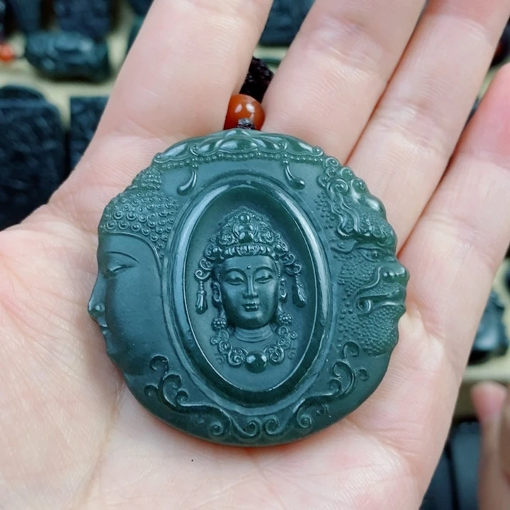 和田玉（青玉）未镶嵌颈饰双面雕刻