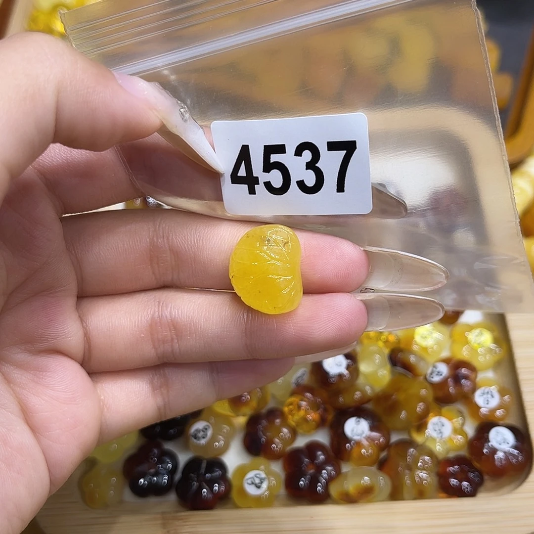 琥珀未镶嵌珠宝奇石