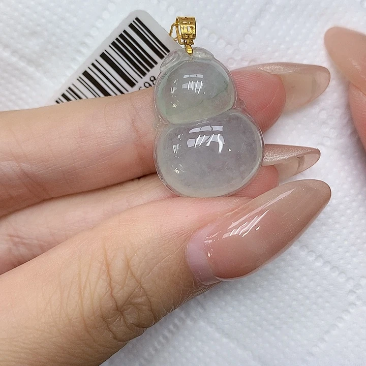 颈饰18K金镶嵌翡翠