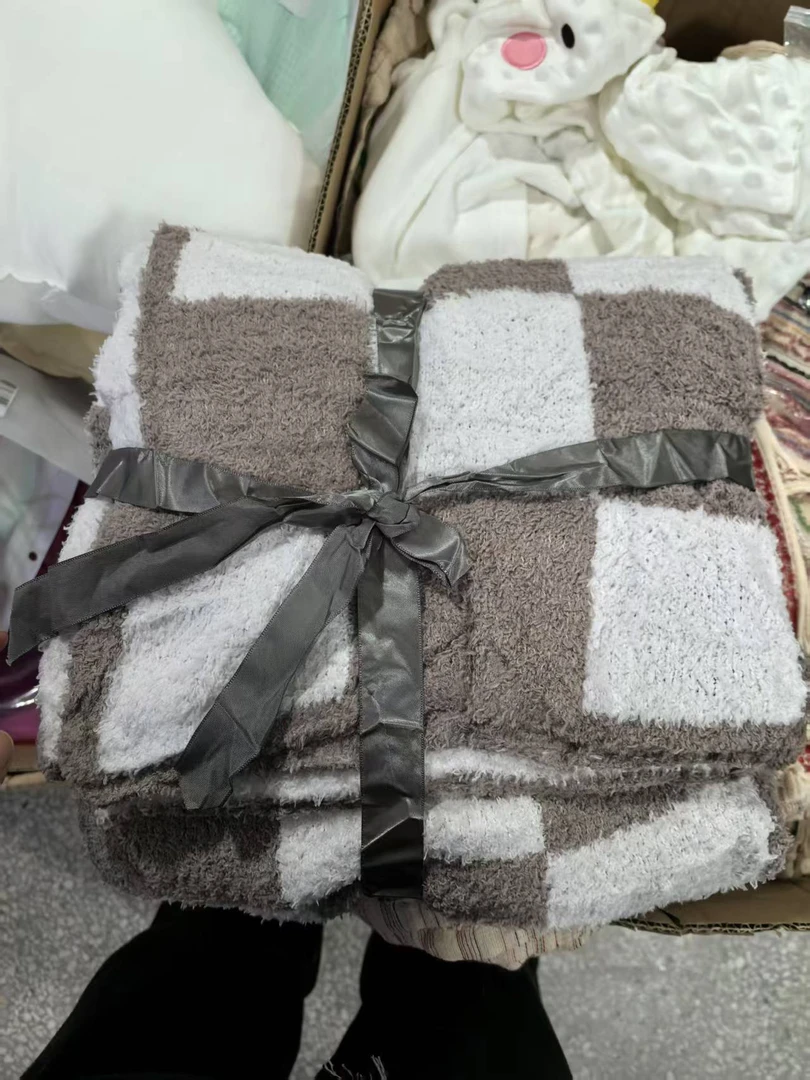 《厚广家》3楼120×150卡其白色格子超软绒毯 发1张2斤