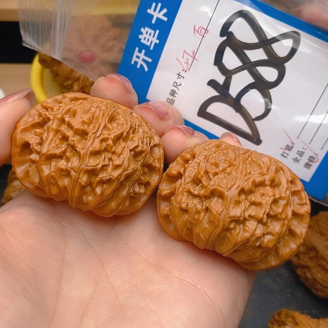 桃核吊坠核桃白狮子