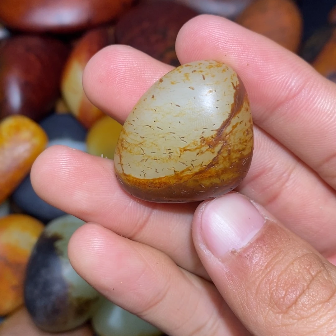 和田玉未镶嵌珠宝奇石