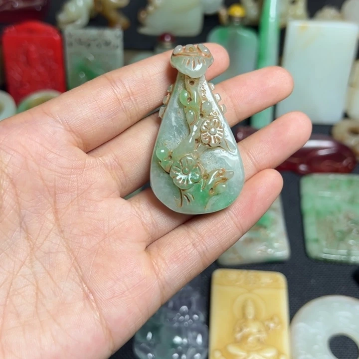 吊坠滴血莲花菩提