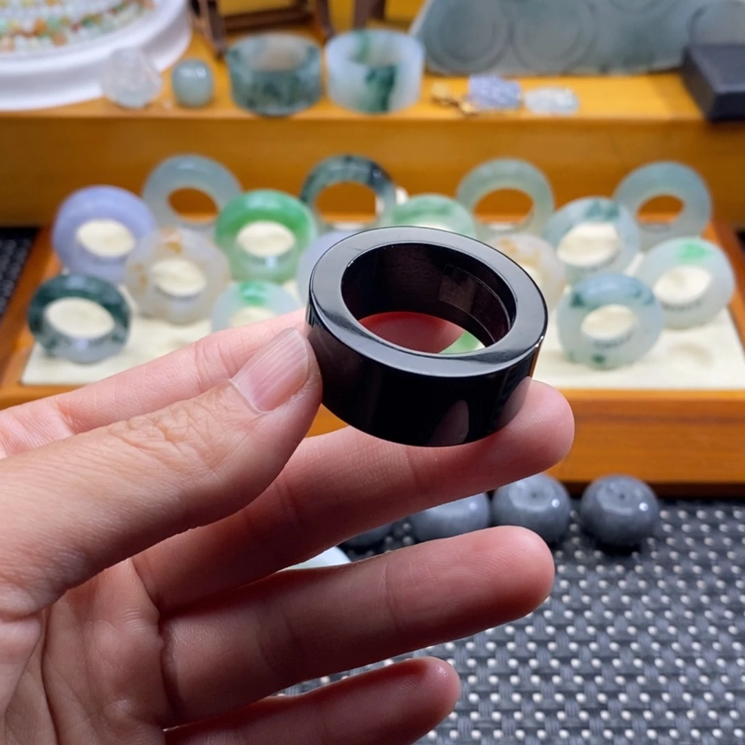 钱***道未镶嵌戒指翡翠戒指