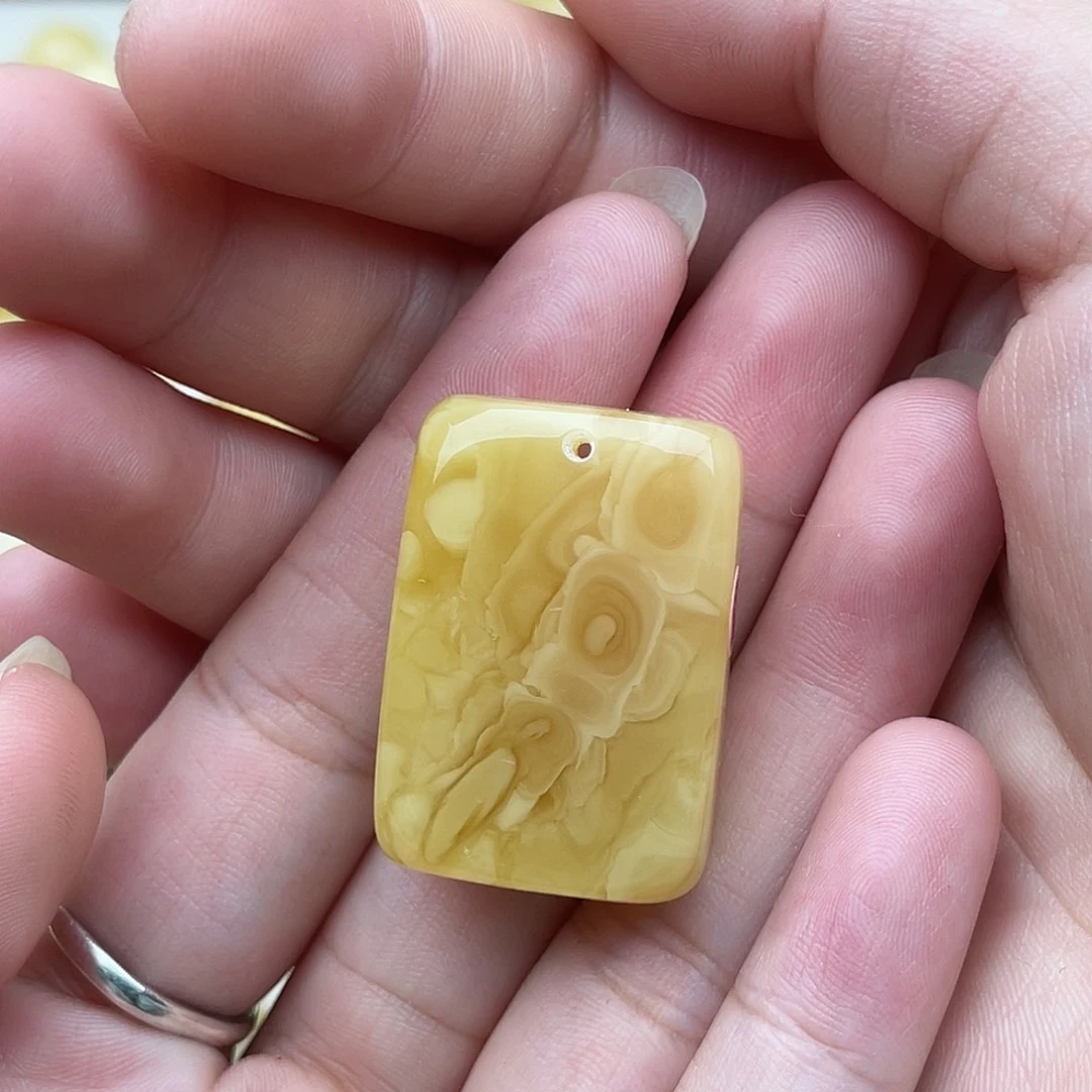 裸石琥珀未镶嵌蜜蜡牌子梦