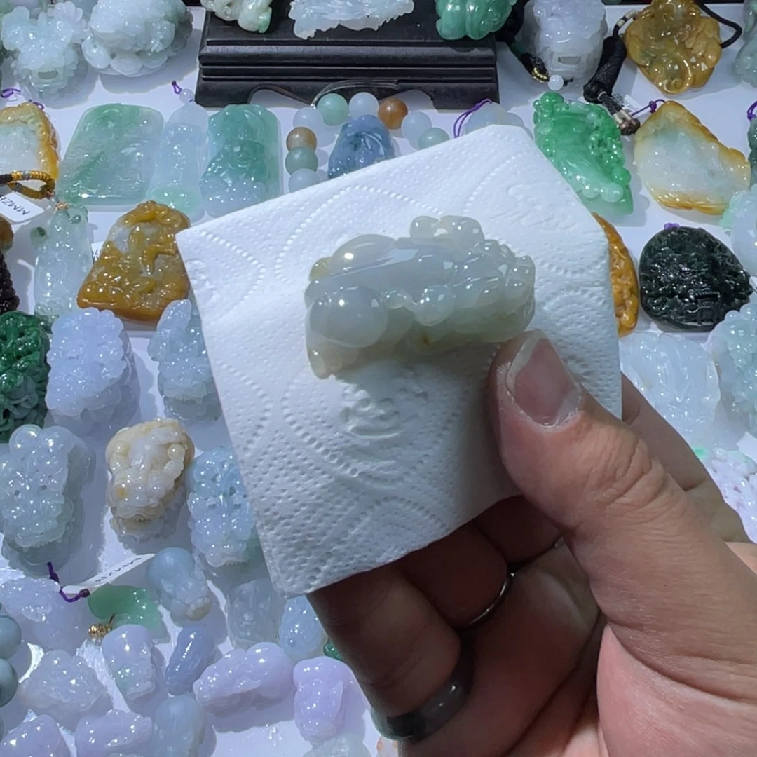 翡翠颈饰未镶嵌天然