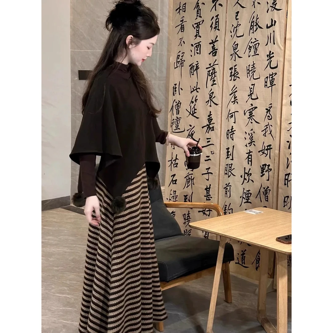 大码微胖mm秋冬新款百搭条纹半身裙+高级感披肩外套+打底衫套装女