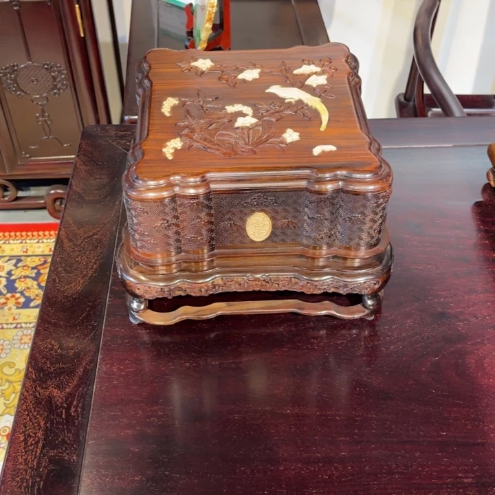 紫檀木类成套家具